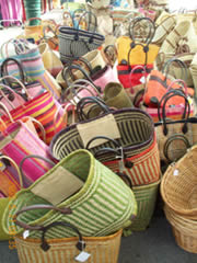 picture of market in provence